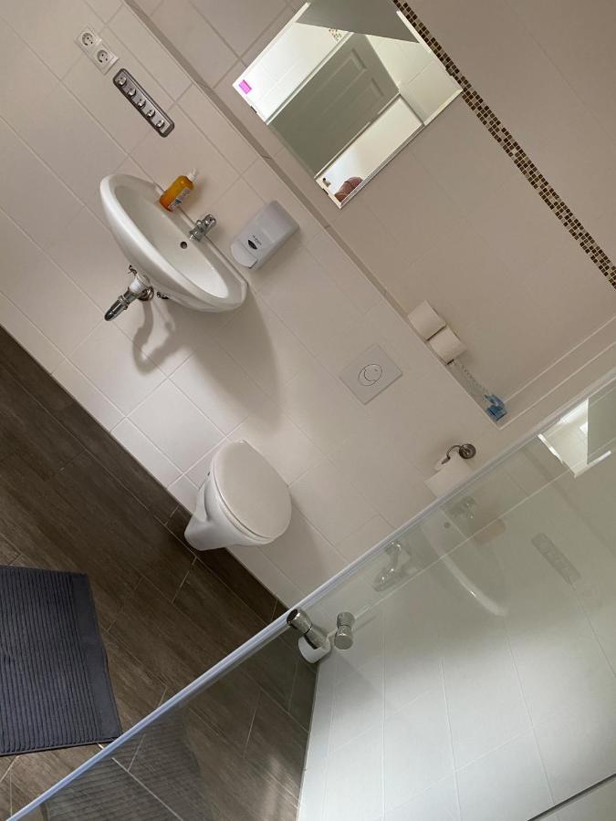 בסטנסי Apartment 4 - Gourmetzimmer מראה חיצוני תמונה